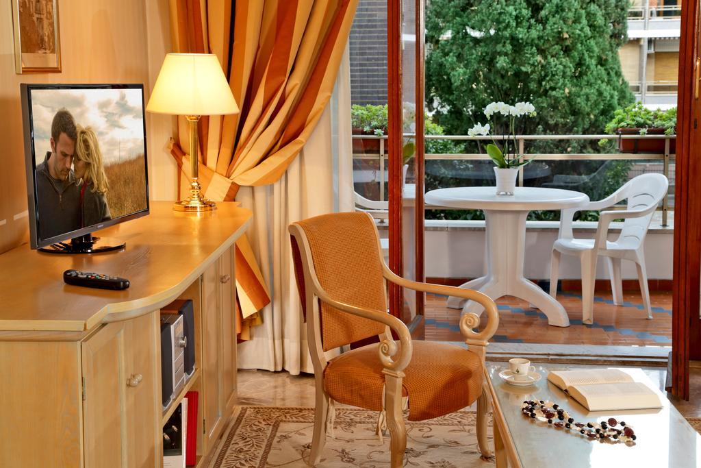 Aurelia Residence San Pietro Aparthotel ローマ エクステリア 写真