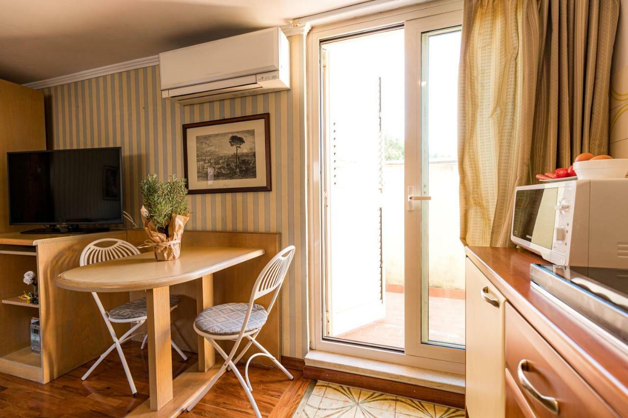 Aurelia Residence San Pietro Aparthotel ローマ エクステリア 写真